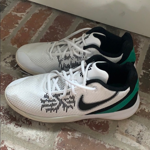 nike basketball shoes youth size 7